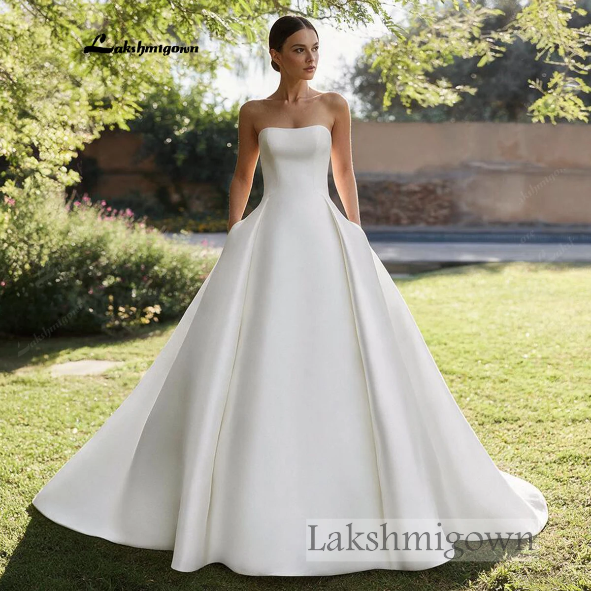 Lakshmigown trägerloses Satin-Hochzeitskleid, schlichtes A-Linien-Brautkleid mit Taschen, Knopfleiste am Rücken, Hofschleppe, Vestido De Novia – Detail 5