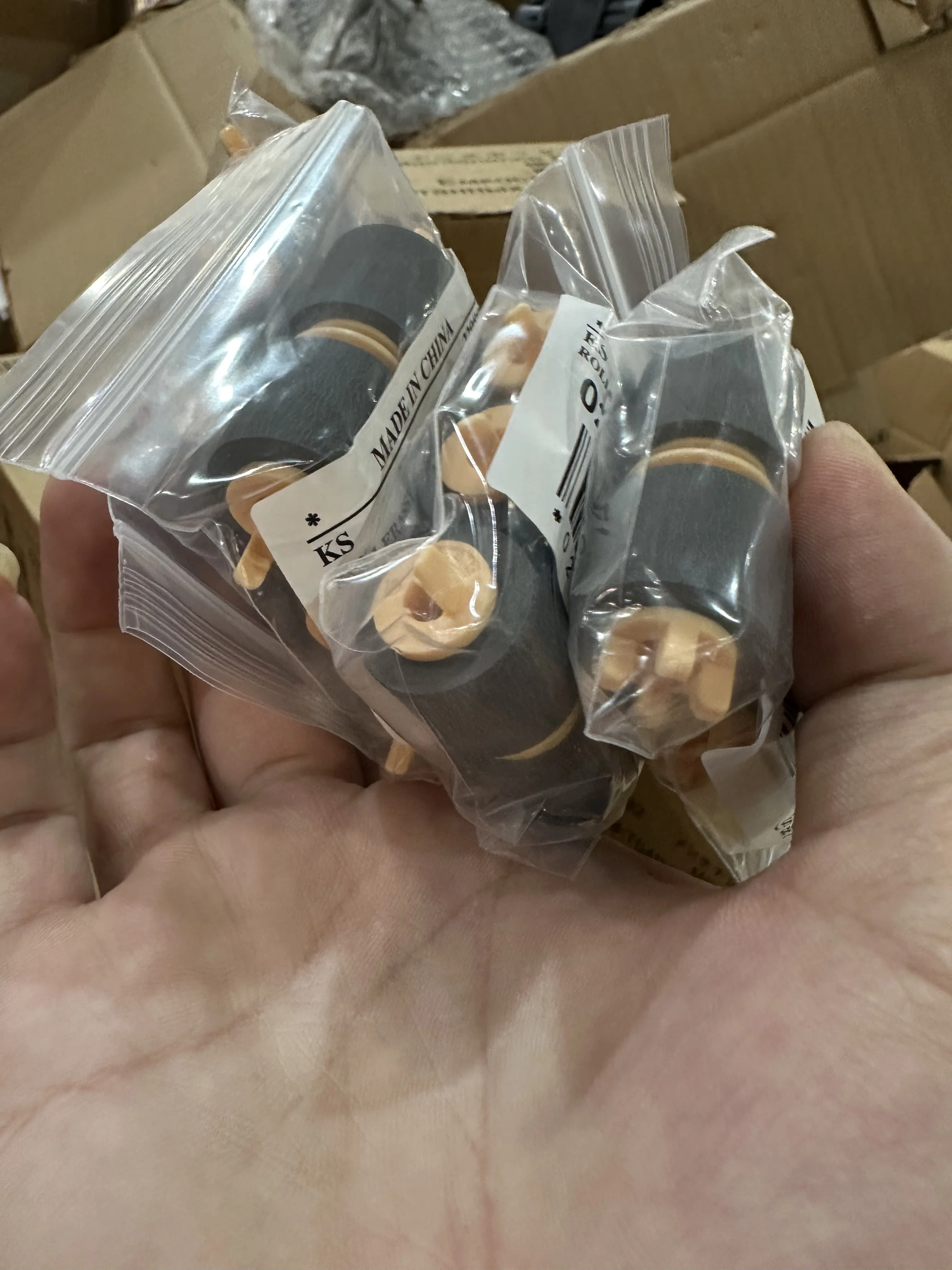 

12PCS Paper Feed Pickup Roller for Xerox DocuColor 5065 6075 240 250 242 252 260 7025 7030 7035 8000 550 560 570 2060 3060 3065