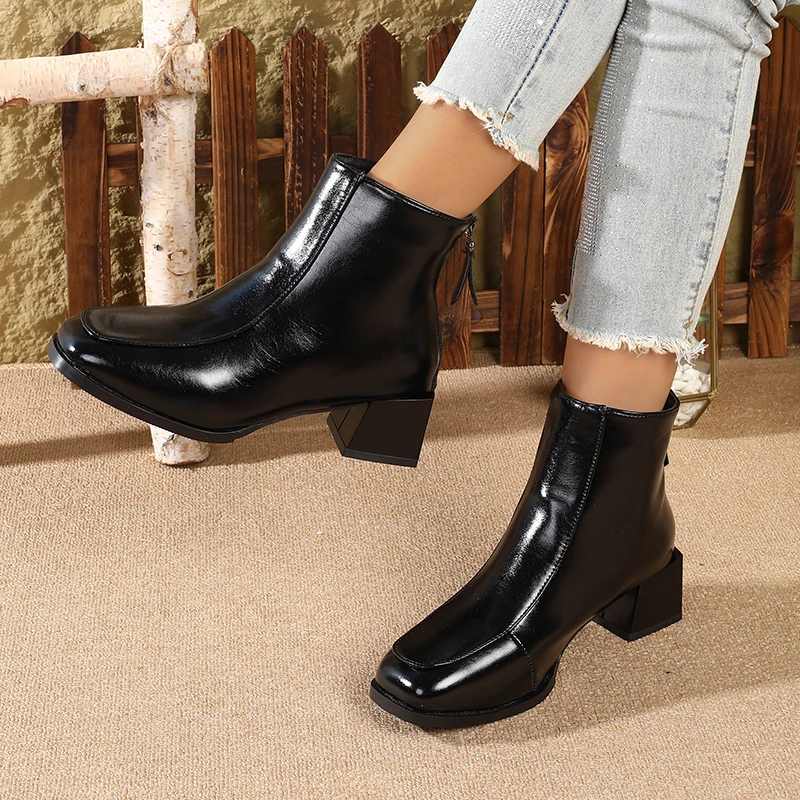 ​ ​ 2025 جديد إمرأة فرنسي ريترو صندل بكعب مكتنز حذاء من الجلد-مقدمة مربعة وسحاب خلفي أحذية التخسيس ، أحذية الخريف/الشتاء الدافئة