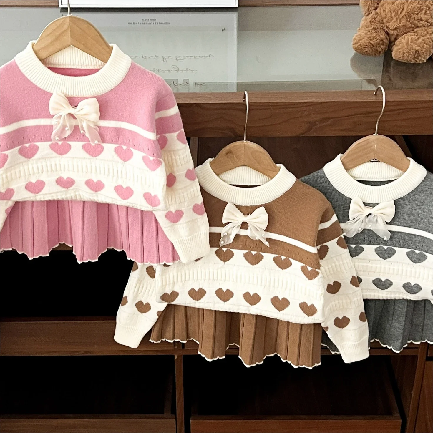 Girl Suit 2026 Spring And Autumn New Childrens Clothing Girls Baby Sweet Bow Knitted Jumper Pleated Skirt Two Sets Daily