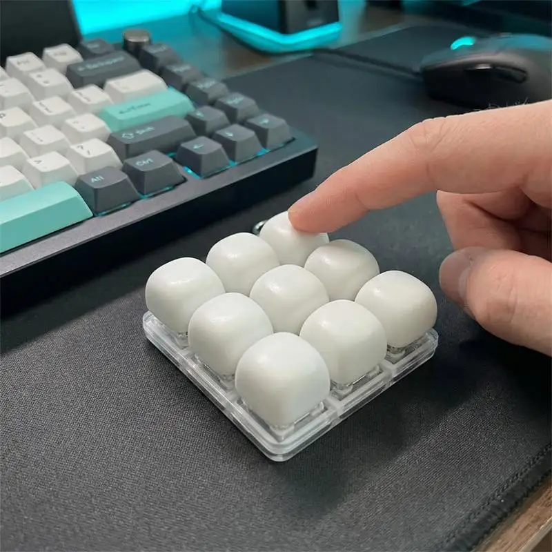 New 1/2/3/4/9Keys Fidget Keychain Keys Button DIY Keyboard Clicker Toy Steamed Bread Relief Stress Pinch Toy Adult