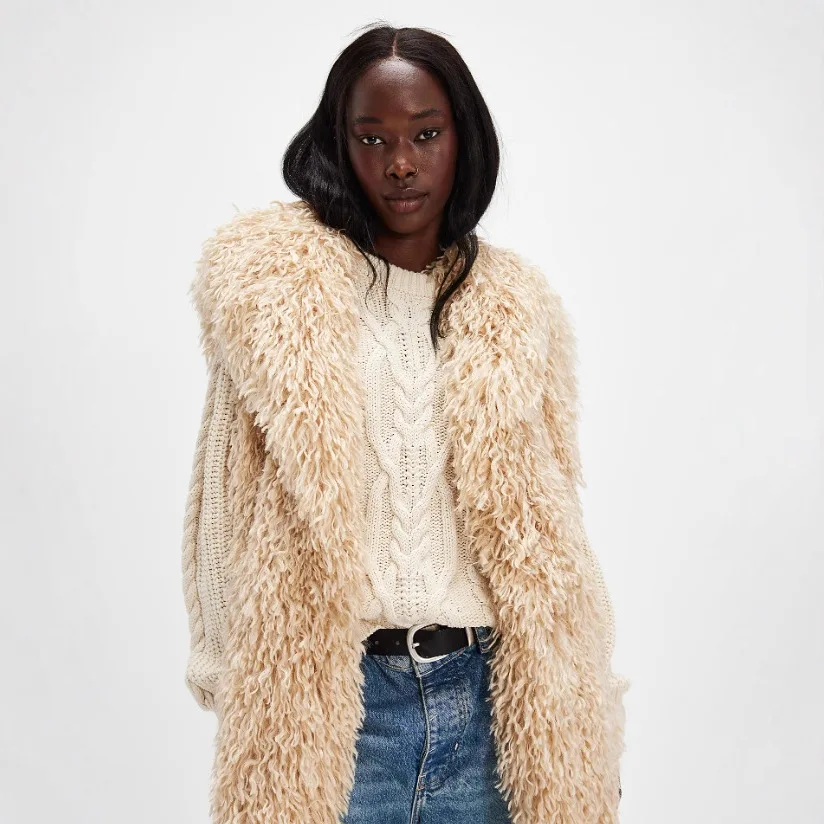 سترة نسائية لخريف وشتاء 2025 موضة جديدة متعددة الاستخدامات من فراء شيرلينغ للشاطئ