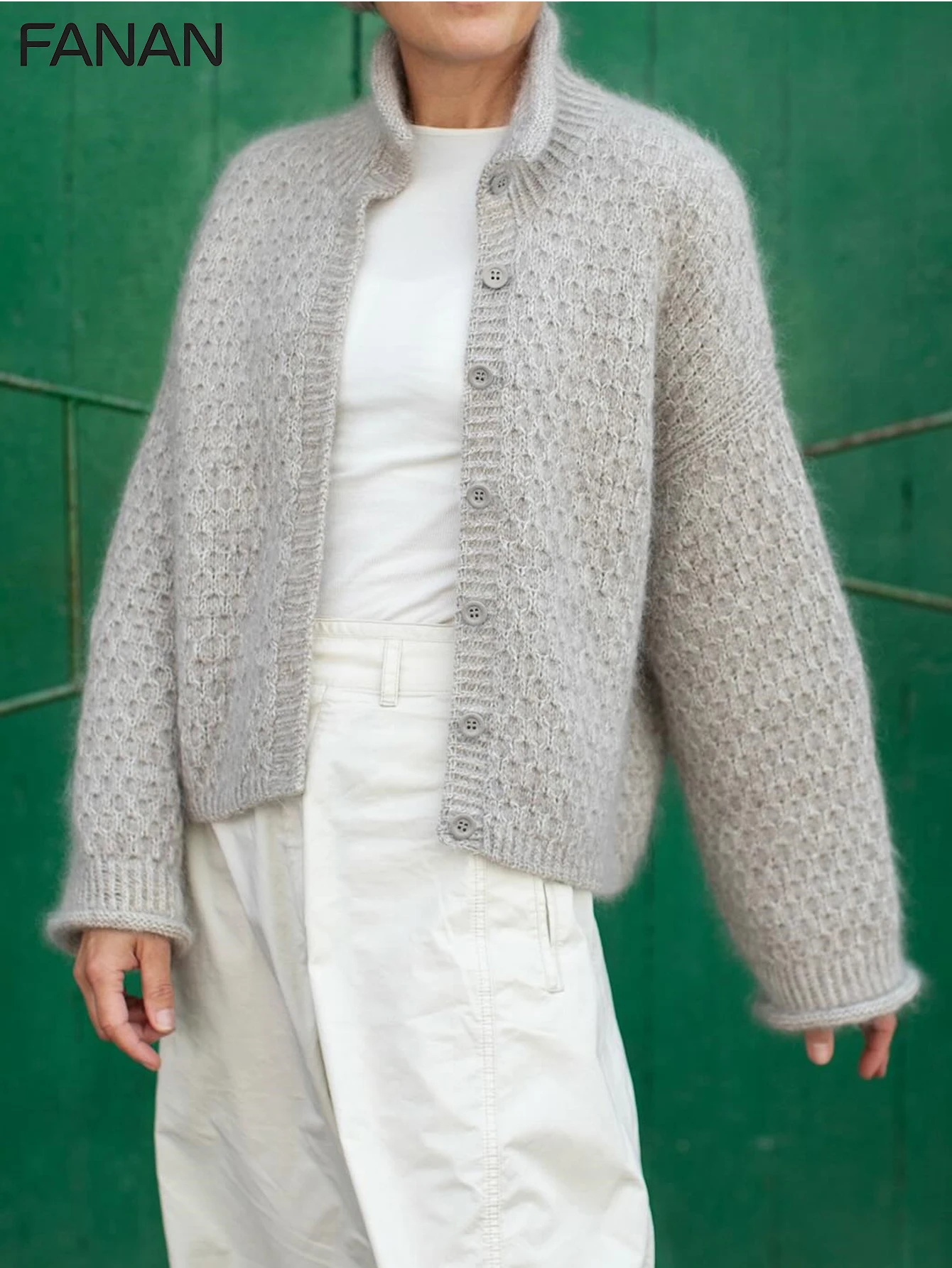 

New Autumn and Winter Cardigan Sweater for Women, Gray Round-Neck Knit Cardigan, Casual and Elegant for Commuting, Versatile for the City, Fashionable for Vacation and Festivals, Instagram Style, Date Gift