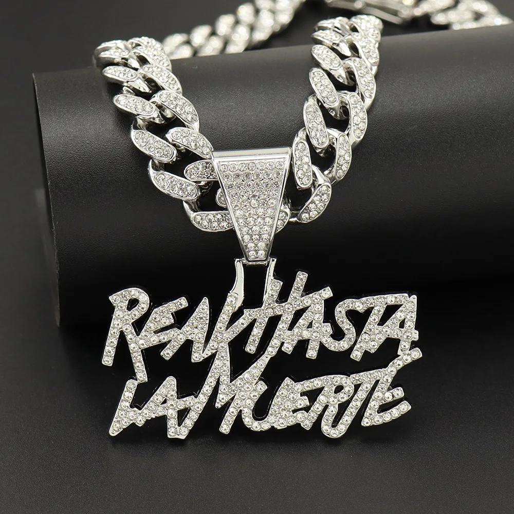 European and American hip-hop style reavhasta lamuerte English spliced ​​letter pendant necklace for daily wear