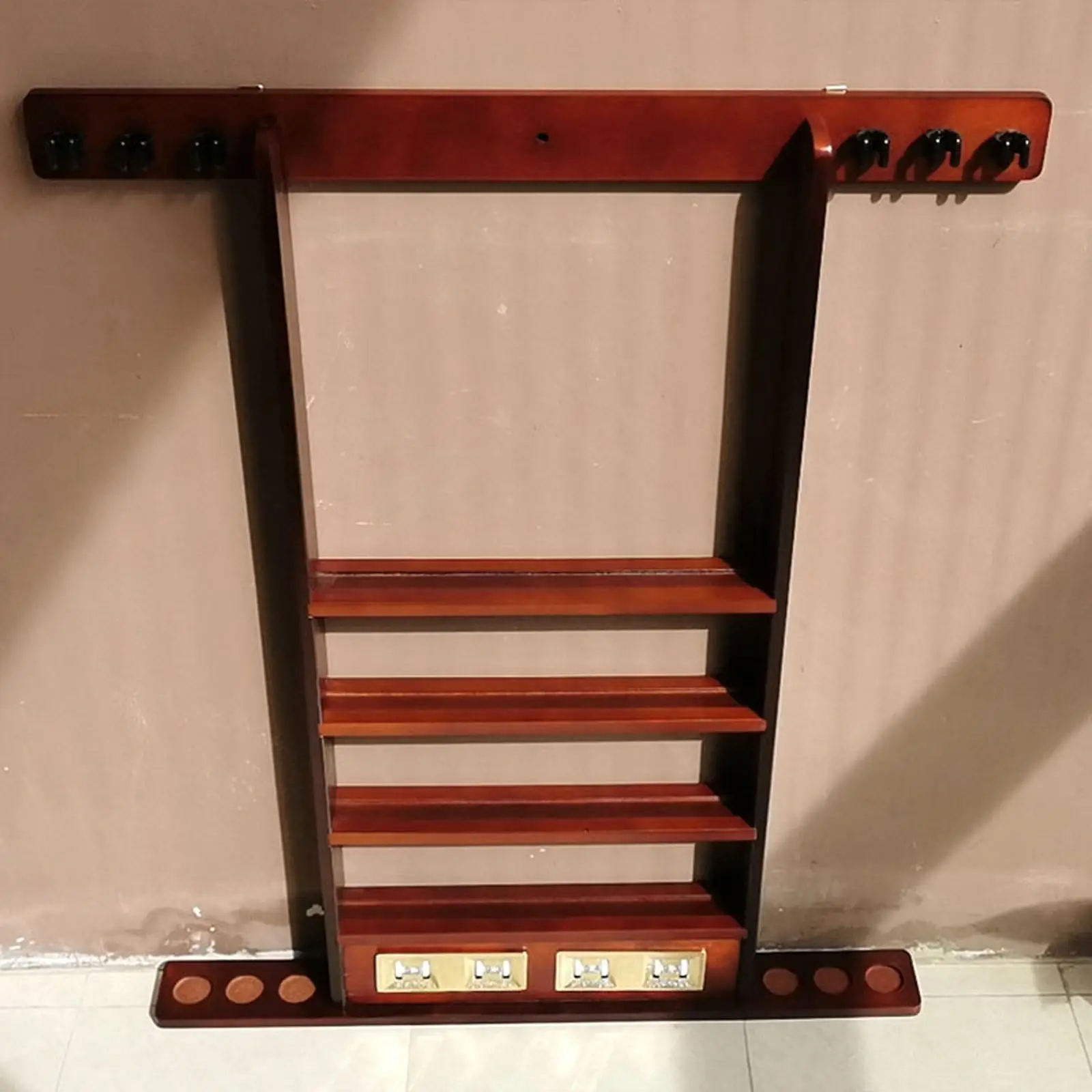 

Стойка для кия и полка для хранения мячей Держатель кия для бильярдного зала