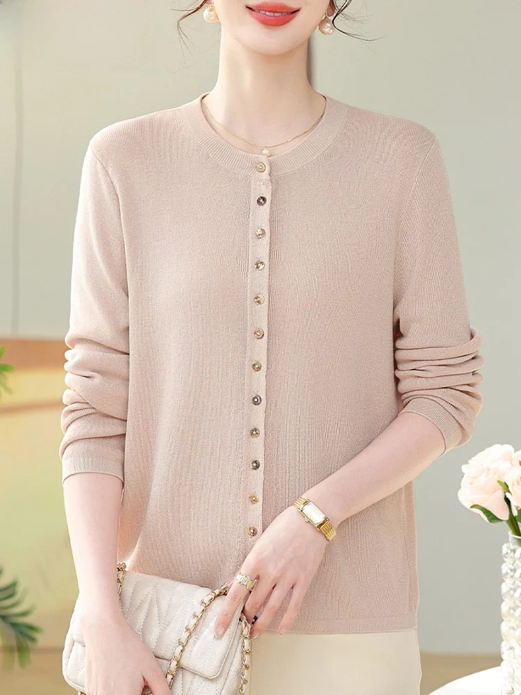 

Модная вязаная одежда с длинными рукавами для весны: элегантные футболки и топы для женщин среднего и старшего возраста, высококачественные модели.