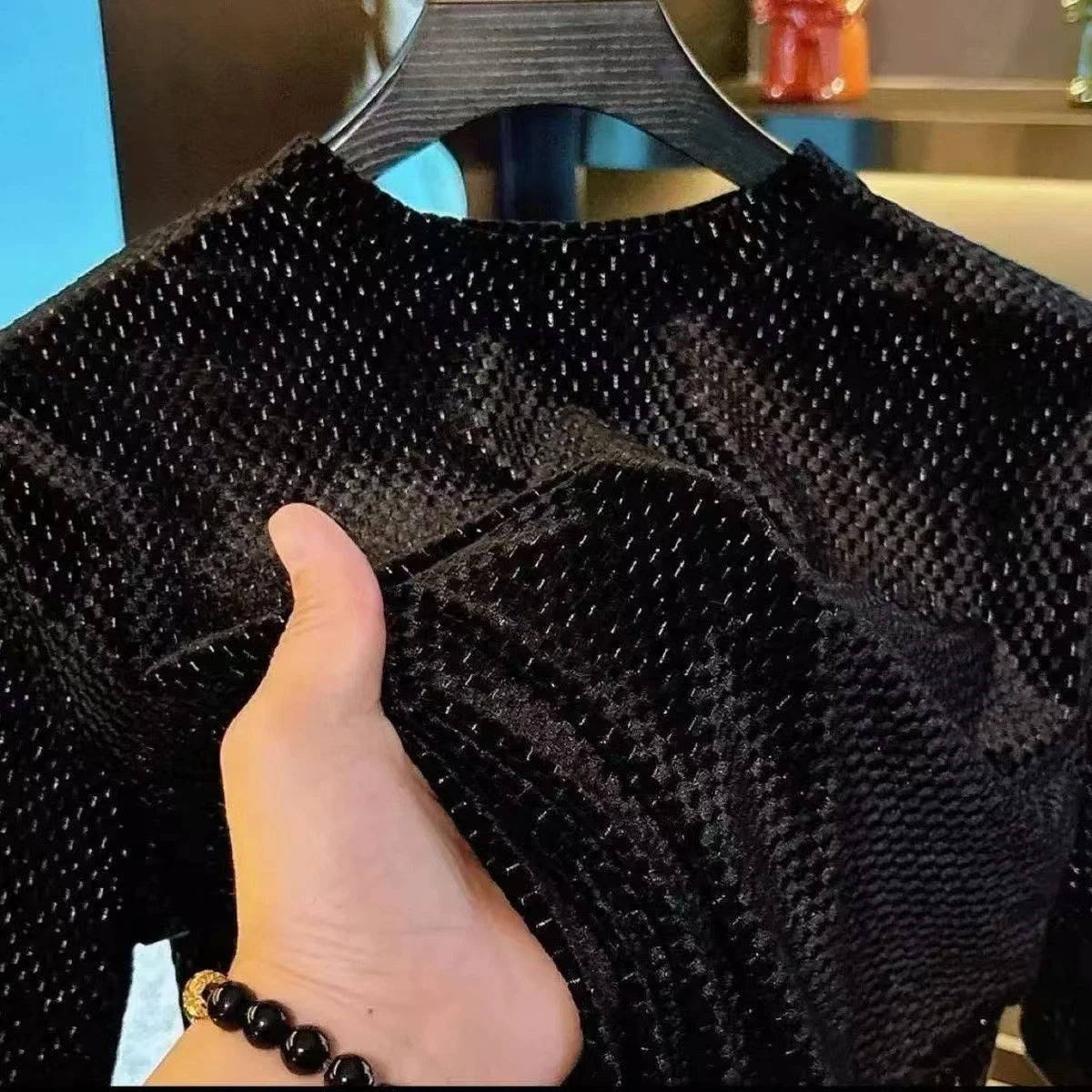 Neues Herren-Basis-T-Shirt Hochwertiges Kurzarm-Shirt in Schwarz und Weiß Lässiger Vielseitiger Old Money Stil Luxuriöses Kurzarm-T-Shirt – Detail 2