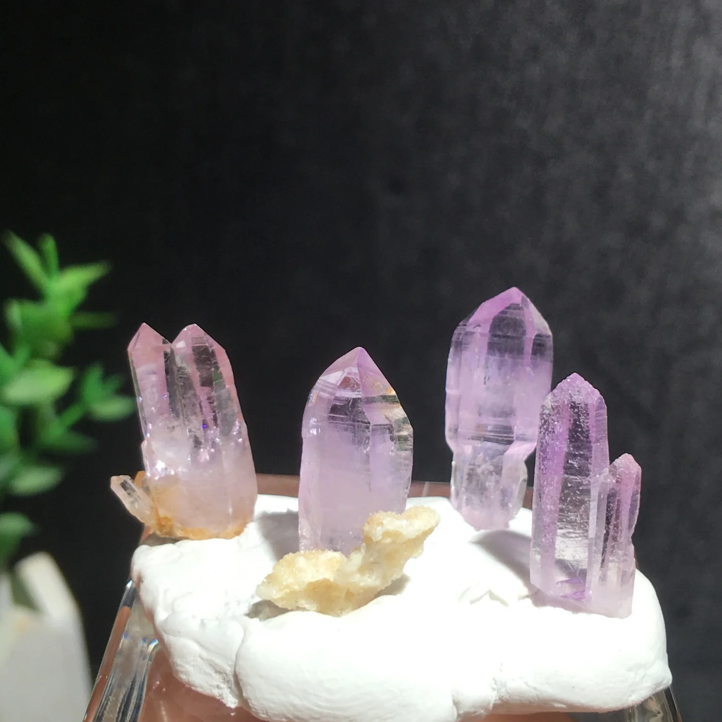 cruz-mexicana-de-cristal-de-quartzo-roxo-coluna-Unica-amostra-de-pequena-mina-imagem-fisica-real-multiplas-opcoes-disponiveis