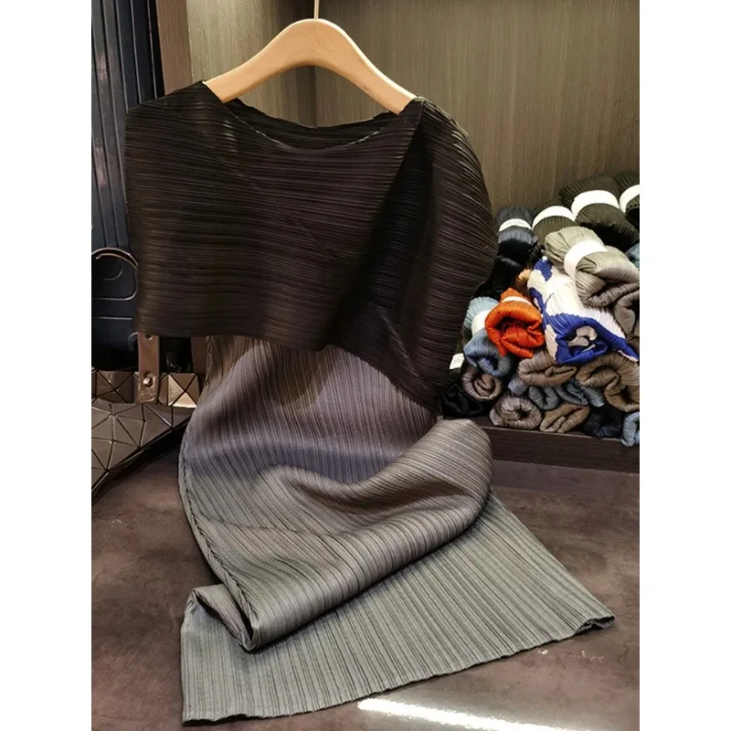 YUDX Miyake Pleated Dress For Women Contrasting Color Patchwork Round Necked Medium Long Spring Niche Design Female New 2024