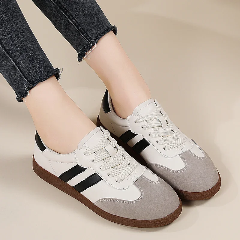 

Flat Luxury Shoes Women 2023 Autumn New Classic Ladies Sneakers Women Leather Retro Low Cut Lace -up Casual Round Toe Grey White