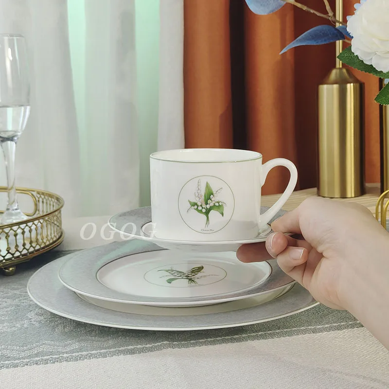 

Bone China Ceramic Cups Saucers Bowls Spoons Plates Teapots Tableware Ideal for Morning Tea Home Decor Daily Drinking and Guest