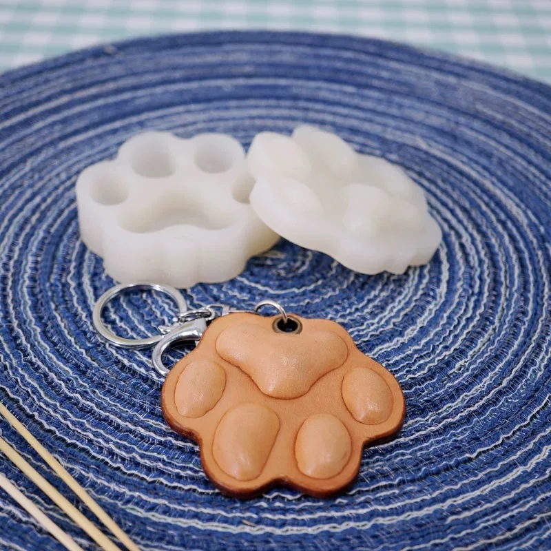 Leather Craft Key Ring DIY Handing Decoration Dog paw Shape Modeling Plastic Mold with Die Cutting Plastic Mould Set 51mm