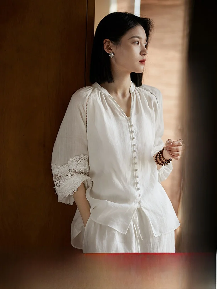 

Женская легкая блузка Ele V-Ne из 100% льна свободного кроя с длинными рукавами-фонариками и вырезами, на пуговицах, в офисном стиле