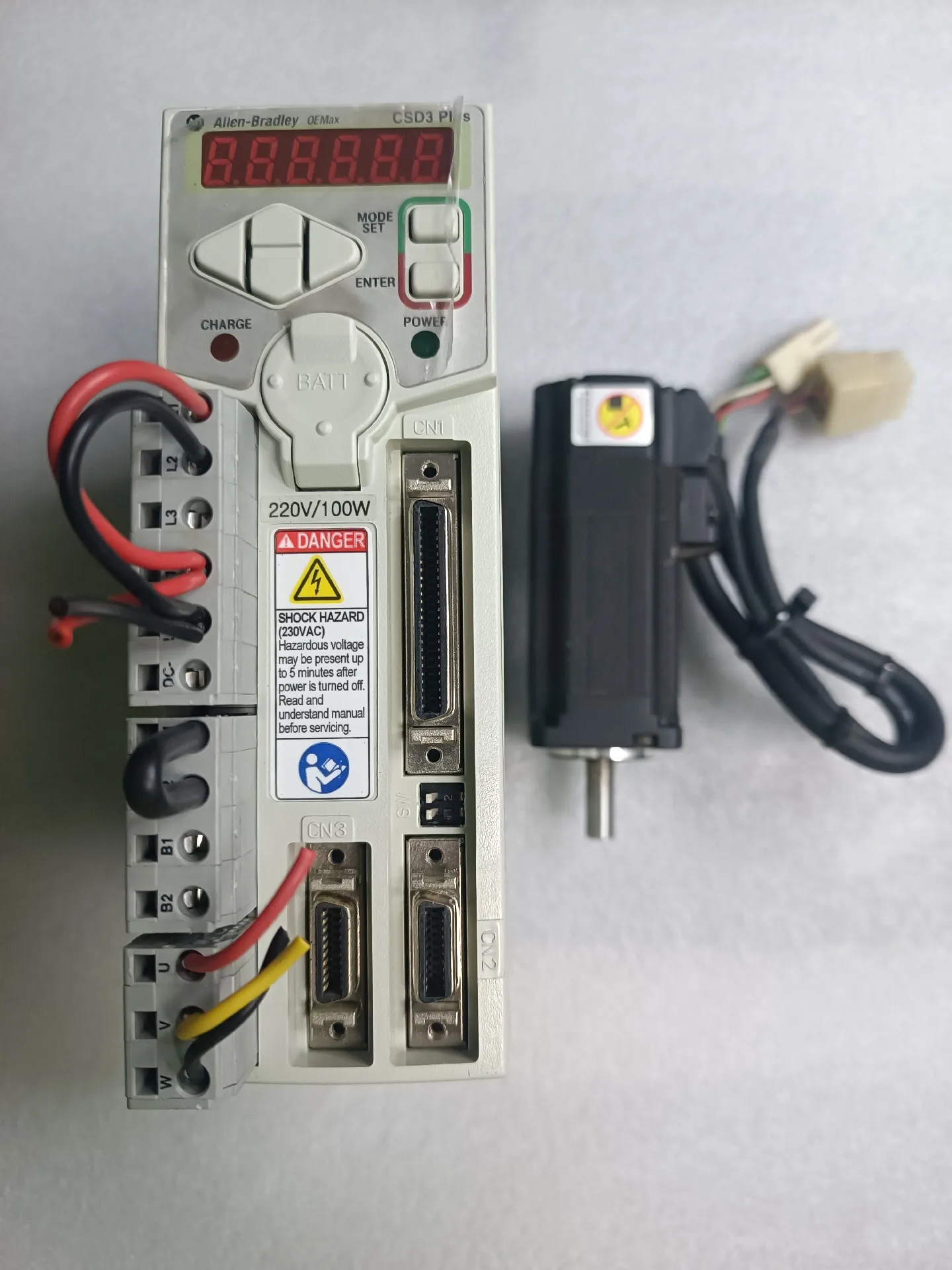 2003-CSD3-01BX2 2004-RZ01BA1ANT3 Servoaccionamiento y motor