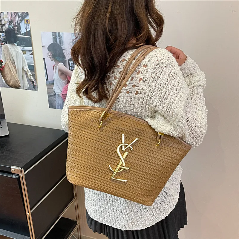 

2025 New Embroidered Diamond Pattern Tote Bag - Large Capacity Shoulder Bag for Women, Trendy & Stylish, Premium Texture