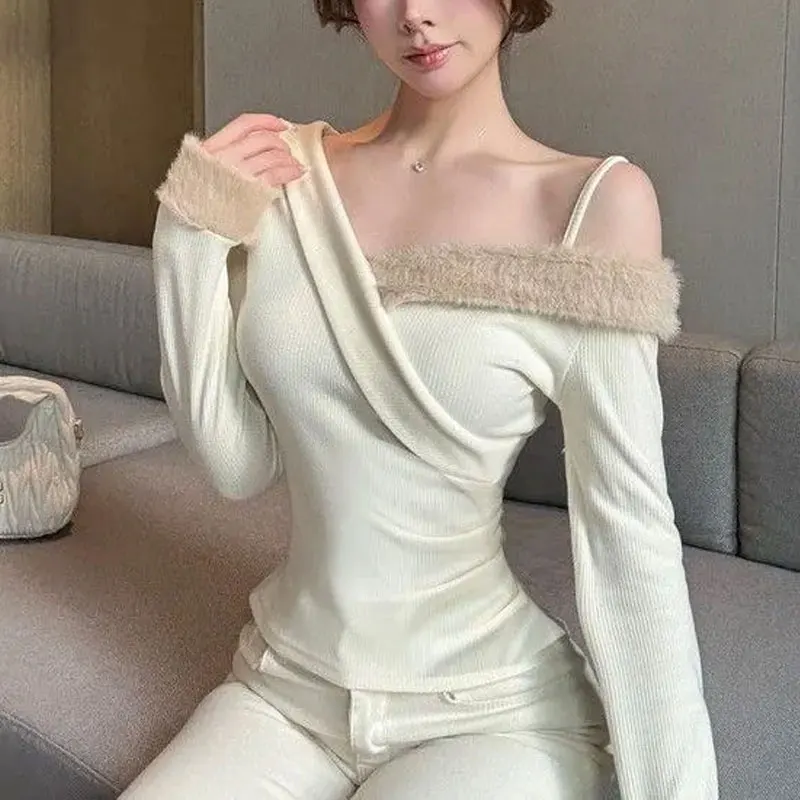 

Элегантные меховые пуловеры с косым воротником, женская одежда, однотонные, осенне-зимние, асимметричные, стильные футболки с открытыми плечами