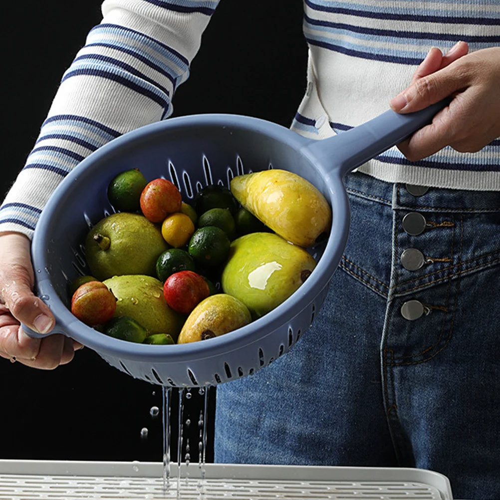 

4 pcs Handheld Drain Plastic Kitchen Strainer For Washing Vegetables Fruit Food Compact With Handle Drain Fruit Colander