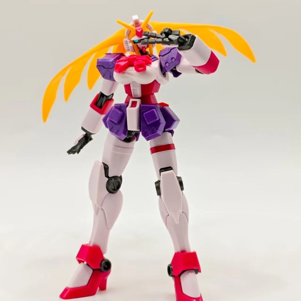 Kit de modèle HG 1/144 GF13-050NSW Nobel Gundam, G Gundam Mecha féminin rose, violet et blanc avec longs cheveux orange et ruban, pièces mobiles