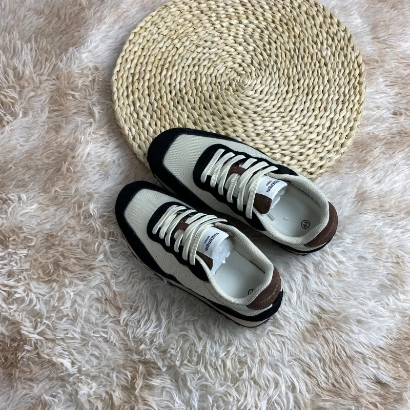 

Retro color blocked mesh Forrest Gump shoes, black and white color blocked casual sports shoes, versatile and breathable German