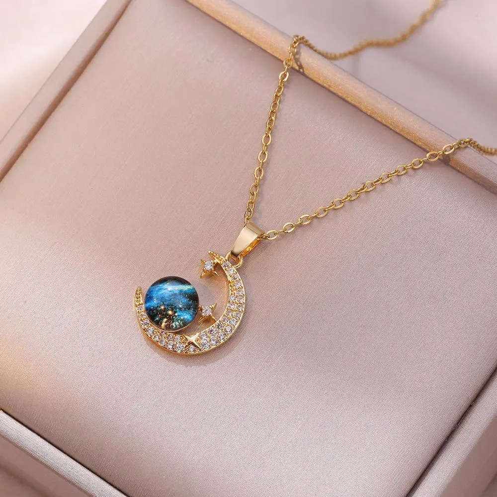 2023 New Hot Selling Jewelry Retro Blue Zircon Dream Planet Pendant Necklace Women's Clavicle Chain Suitable for Daily Wear