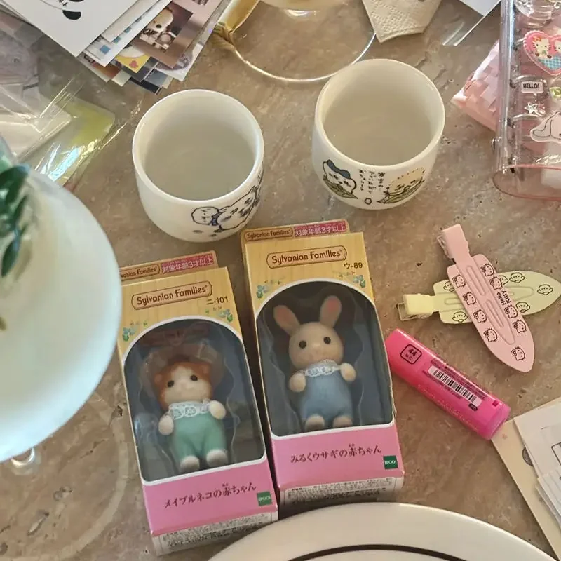 Sylvanian Families 블라인드 키 체인 Aceessories 피규어 소년을위한 오리지널 장난감 Baby Single Series Ternuries 주방 세트 어린이 장난감