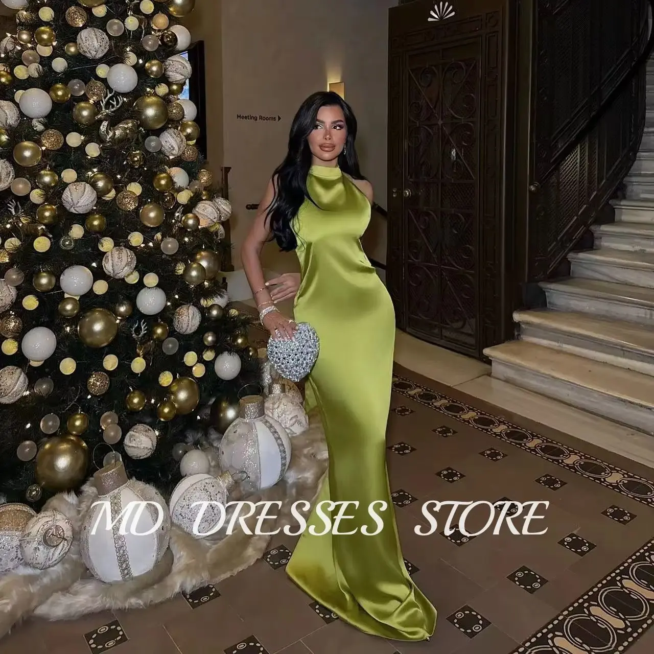 MD الحديثة الأخضر حورية البحر ثوب مسائي الرقبة العالية الحرير الطية عارية الذراعين حفلة موسيقية أسفل دبي العربية المرأة فستان رسمي مخصص 2025