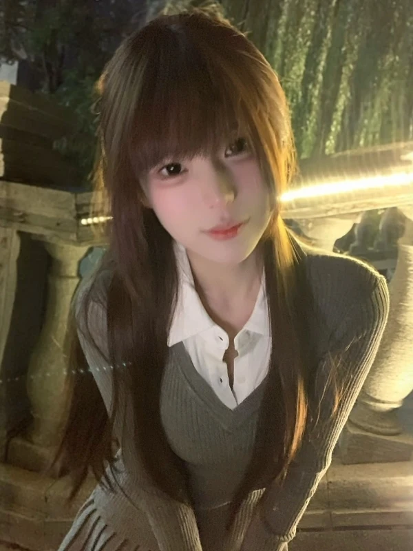 

Корейский вязаный комплект из свитера и юбки: удобный, средней плотности, дышащий, с высокой талией, подходит для любого типа фигуры.