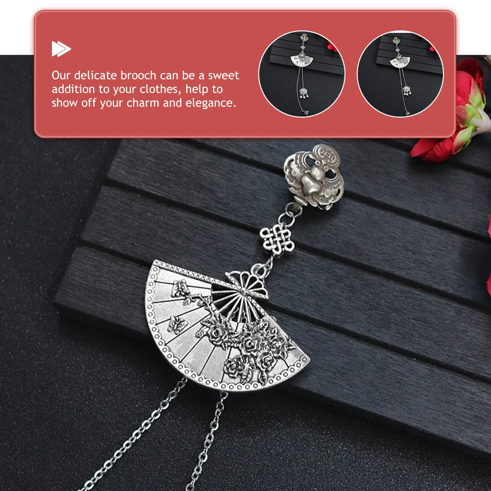 

Plum Blossom Fan Brooch Pin For Women Vintage Chinese Style Alloy Tassel Brooches Clip Elegant Scarf Accessory Retro Jewelry