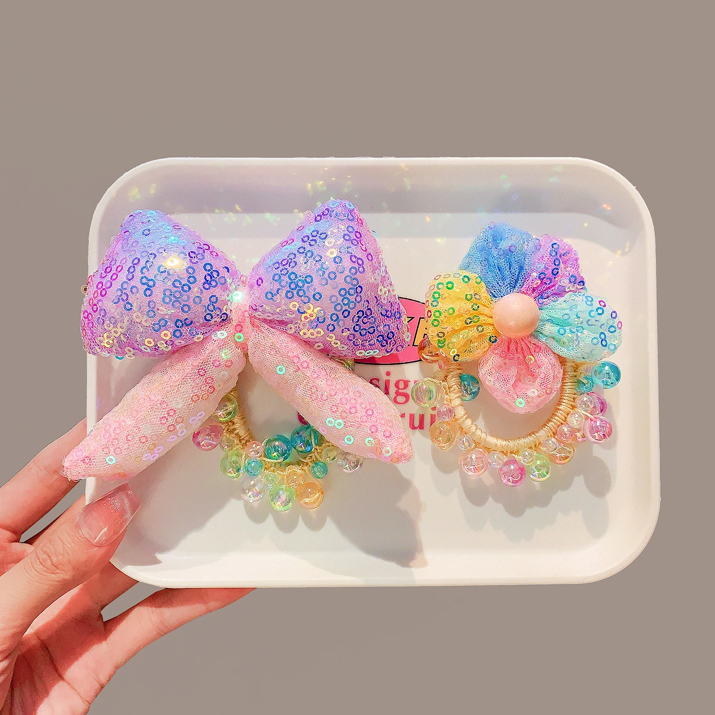 Haargummi mit Pailletten, Schleife und Blumenmuster für Mädchen und Frauen, buntes, perlenbesetztes, elastisches Haarband, Haargummi für Kinder, Prinzessinnen-Haarschmuck, Party-Haaraccessoires. – Detail 8
