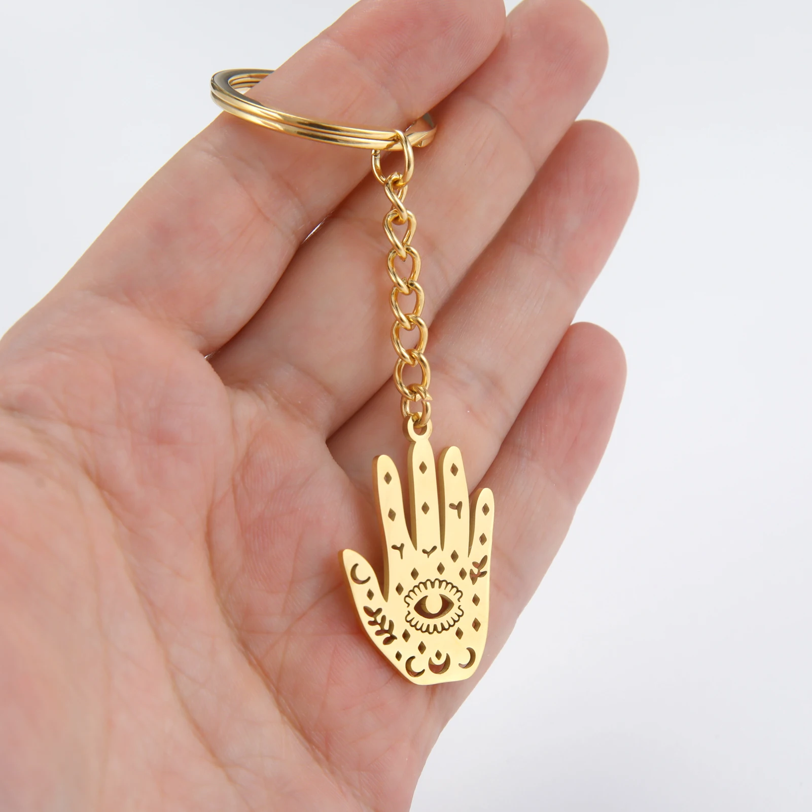 Skyrim Hamsa Keychain Stainless Steel Bag Key Charm Gothic Gift Women and Men Wholesale Gift New Style 2024