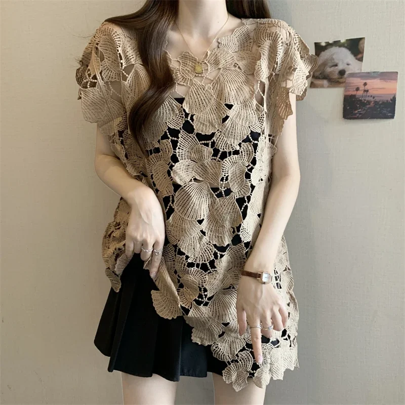 

2025 Summer Loose Pullovers Tops New Fashion Casual Hollow Out Women Vest Shirt Vintage Embroidery Crochet Blouse
