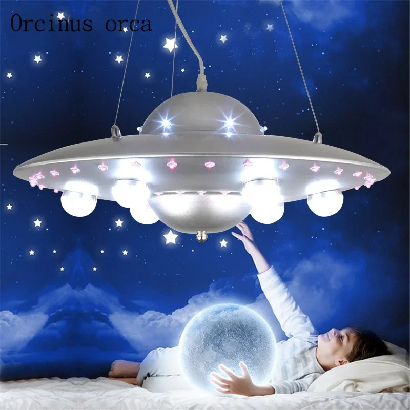 Cartoon creation color LED flying saucer chandelier boy girl bedroom children's room lamp cartoon spaceship chandelier