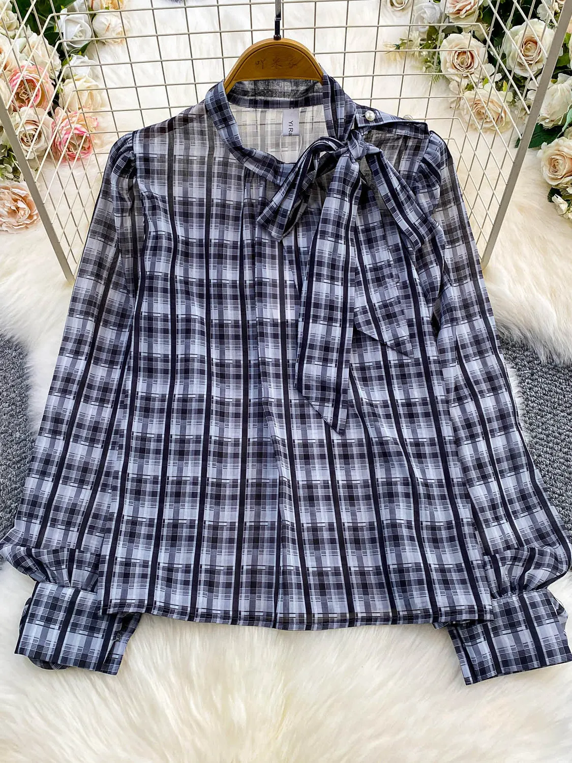 

Casual Loose Women's irt round Ne Lantern Sve Cheered Top Korean Sle Commute Faion Antioxidant ape Retention