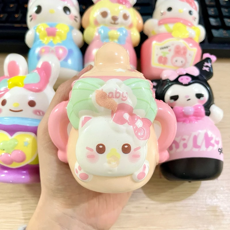 1 Uds Sanrio taza botella PU rebote lento Fidget juguete lindo gatito gato Kuromi juguete de descompresión muñeca para aliviar el estrés adorno de regalo