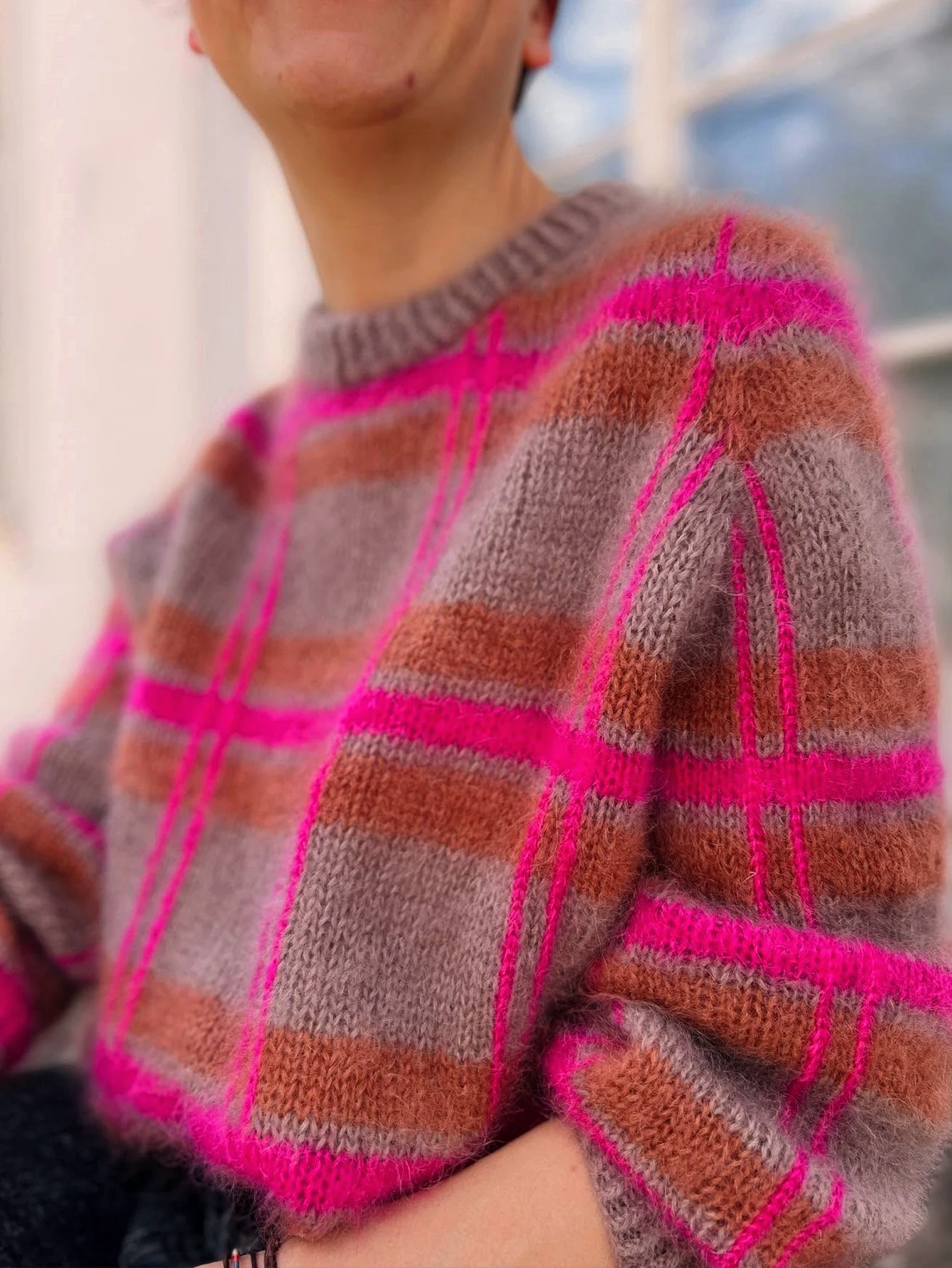 Autumn and Winter New Niche Knit Cardigan for Women, Designed with a Lazy Style, Purple Striped Pattern, Straight Round Neck Design Pullover, Casual and Elegant Autumn and Winter Top, Basic Versatile Style for Urban Commuting, Stylish and Casual Vacation Style, Designer Pattern Niche Knit Cardigan, New Year'S, Valentine's Day, Christmas Holiday Clothing, Instagram Style Clothing, Commonly Purchased by Koreans, Date Gift, Women's Clothing