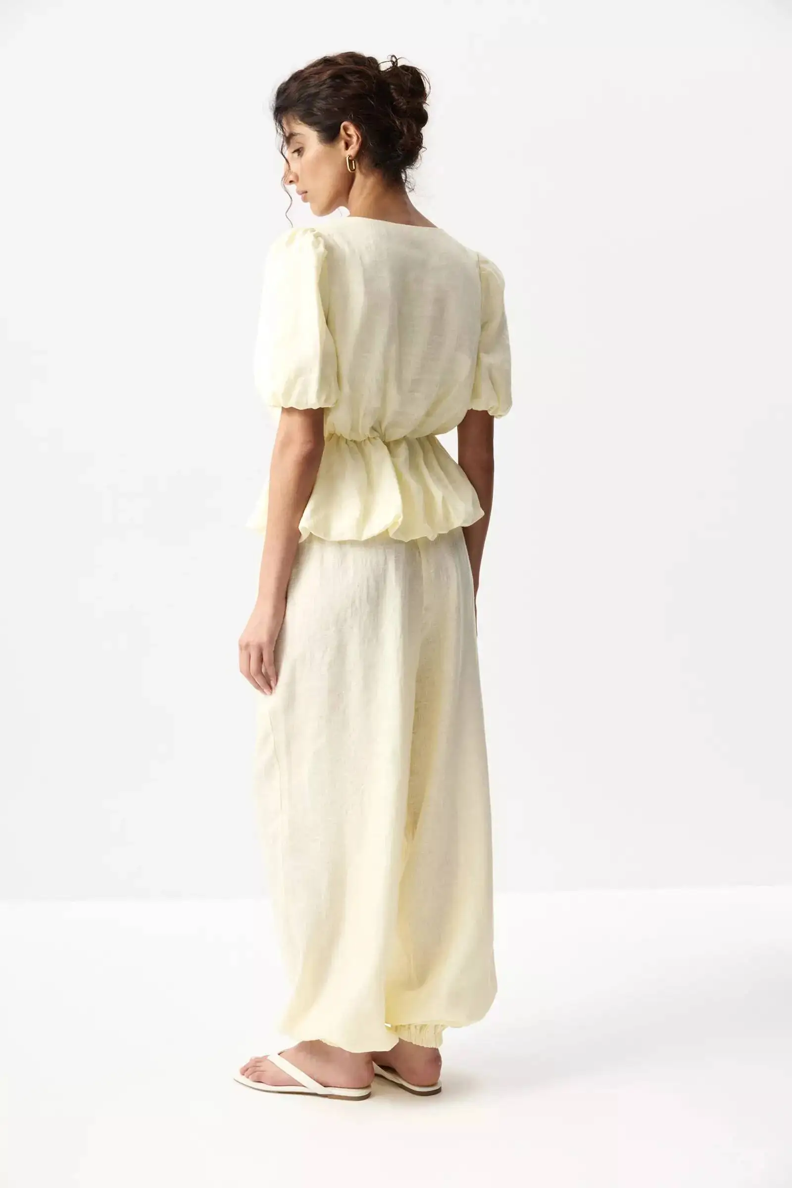 Laru Ladies' Linen Suit With A Fluffy V-neck And Balloon Sleeves, Paired With Wide-leg Pants. 2026 High-quality Casual Outfit.