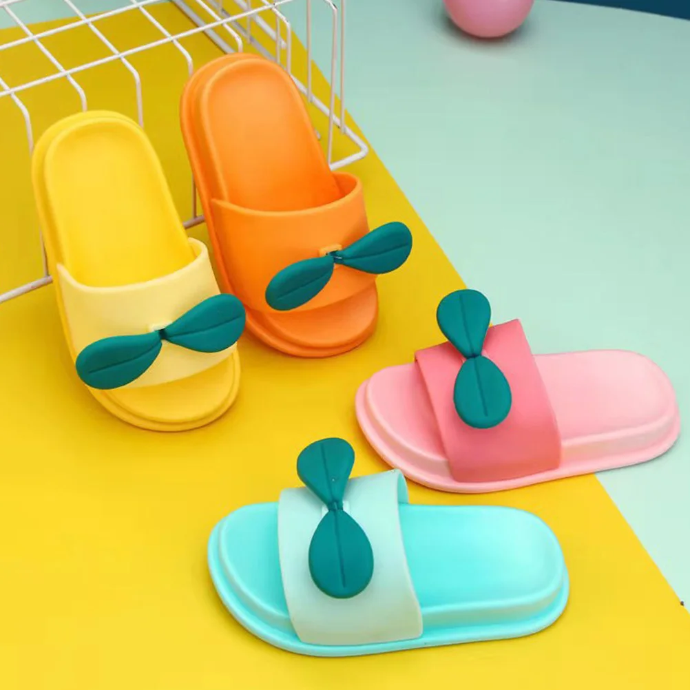 

1 пара детских тапочек, очаровательные легкие противоскользящие материалы из ПВХ, креативные яркие цвета, отличный подарок для мальчиков и девочек