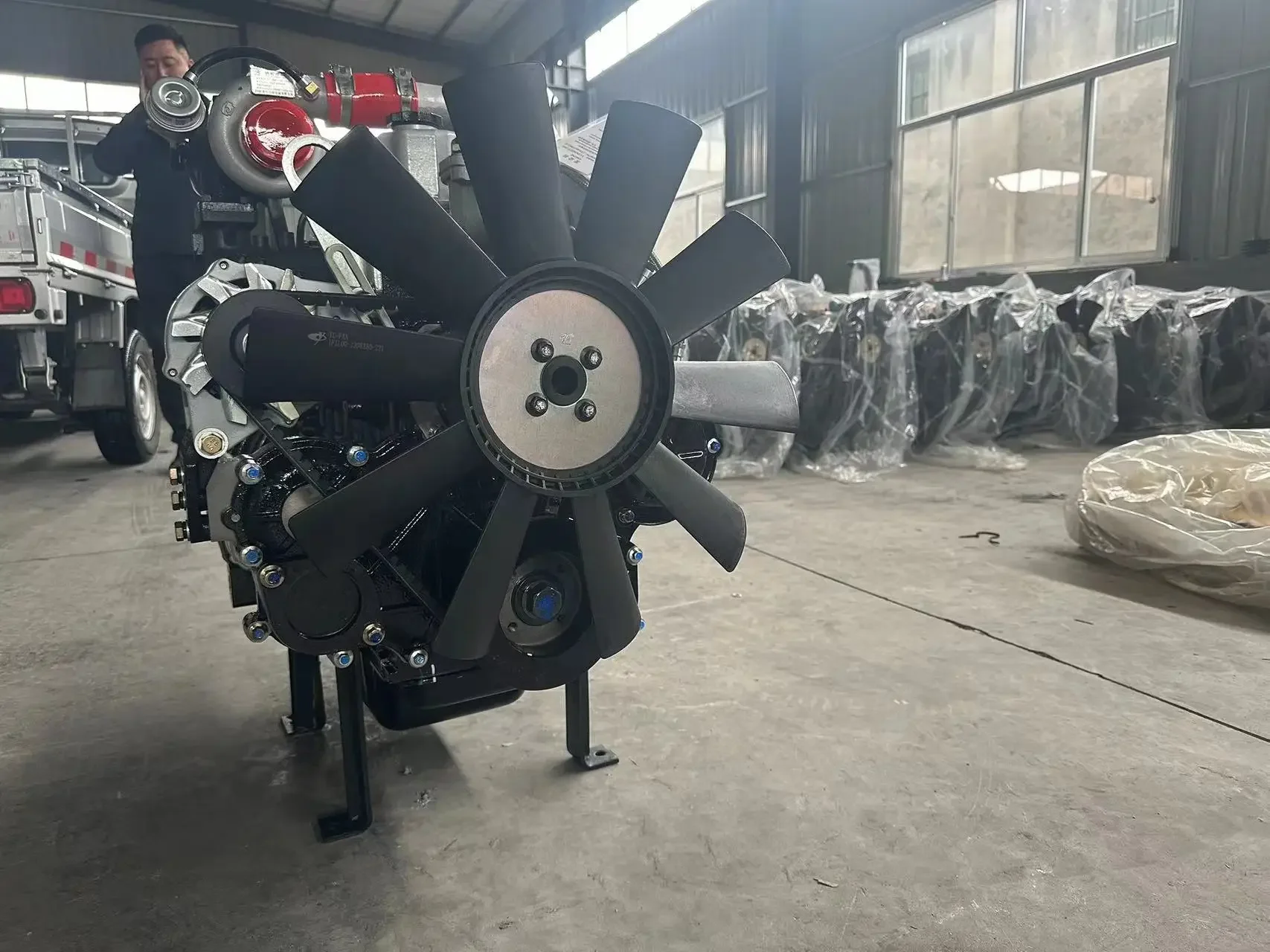 Yuchai YCD4M22T-105 77.3KW 2400RPM ngin لـ Whl Loadr Marin Powr