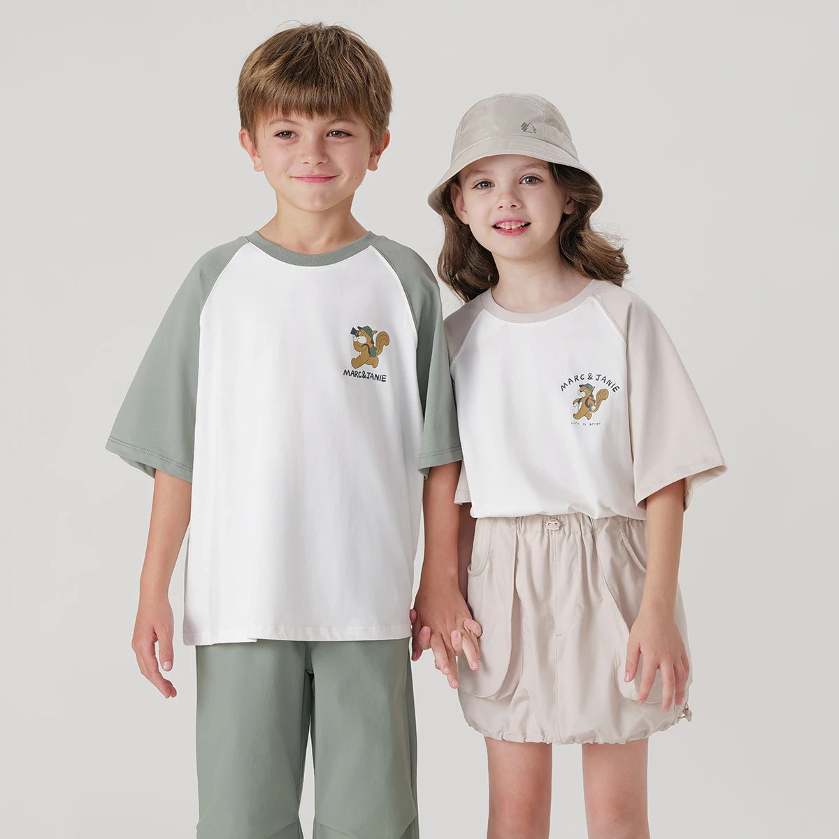 

MARC&JANIE City Outdoor Style Boys Antimicrobial Short-sleeved T-shirt Children's Tops for Summer 240581