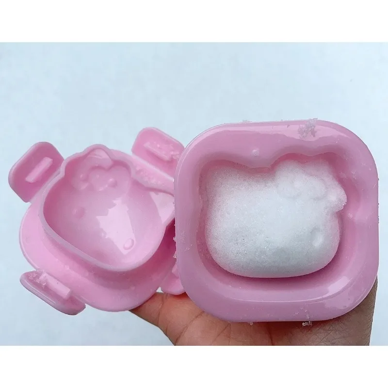 Nuovo Kawaii Hello Kitty Stampi per palle di neve 1pc Anime All'aperto Sabbia Palla di neve Giocattoli Multifunzionale Fai da te Palline di riso Cubi di ghiaccio Uova Stampo