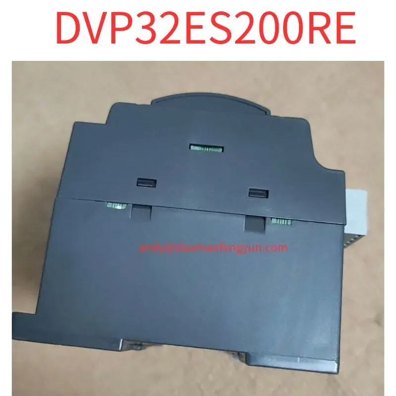 PLC original usado DVP32ES200RE