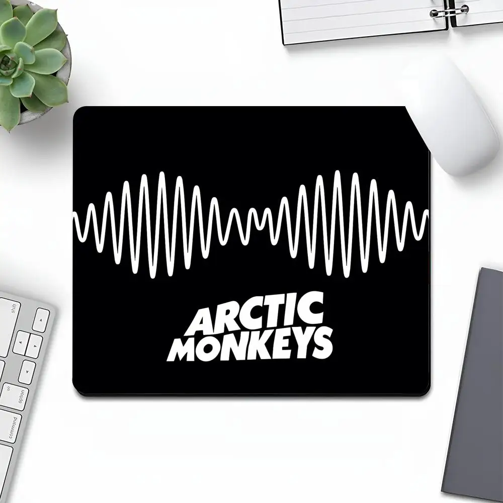 Arctic Monkeys Music Album Mouse Pad Art Gaming Fashion Gamer Small Rubber Locking Edge Large Computer MousePad Laptop Desk Pad