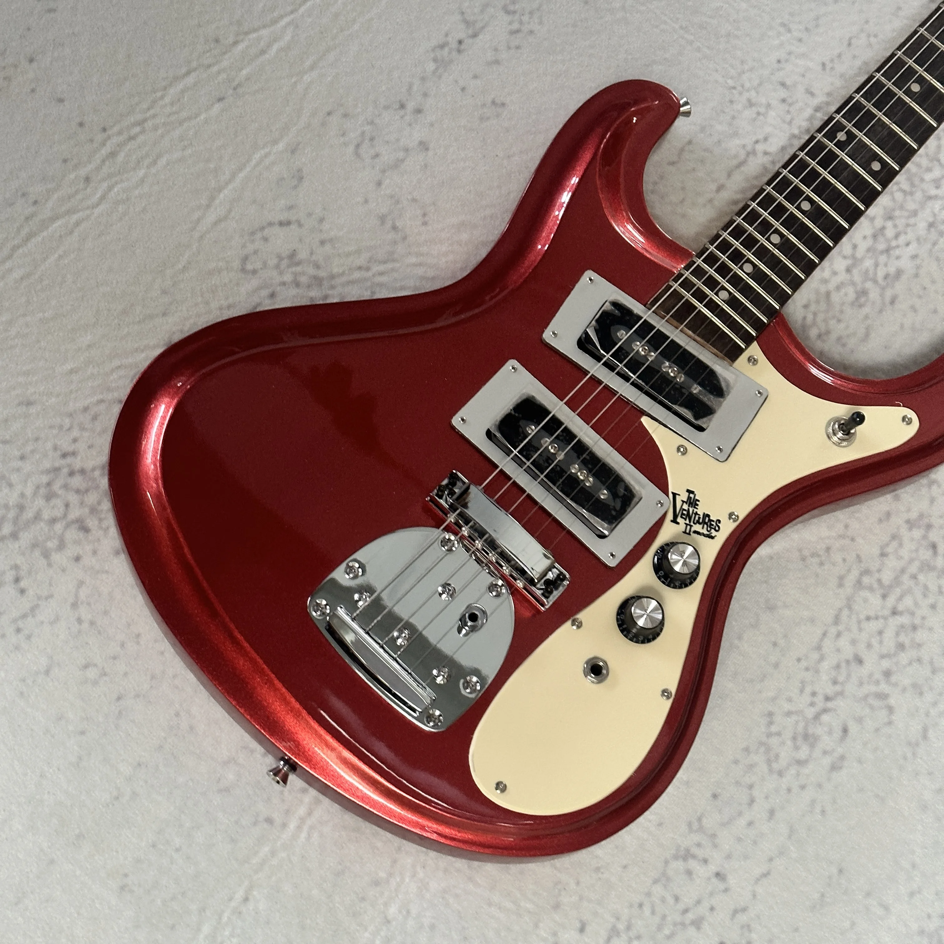 

6-string electric guitar, single-coil pickup, fixed bridge,perfect tone