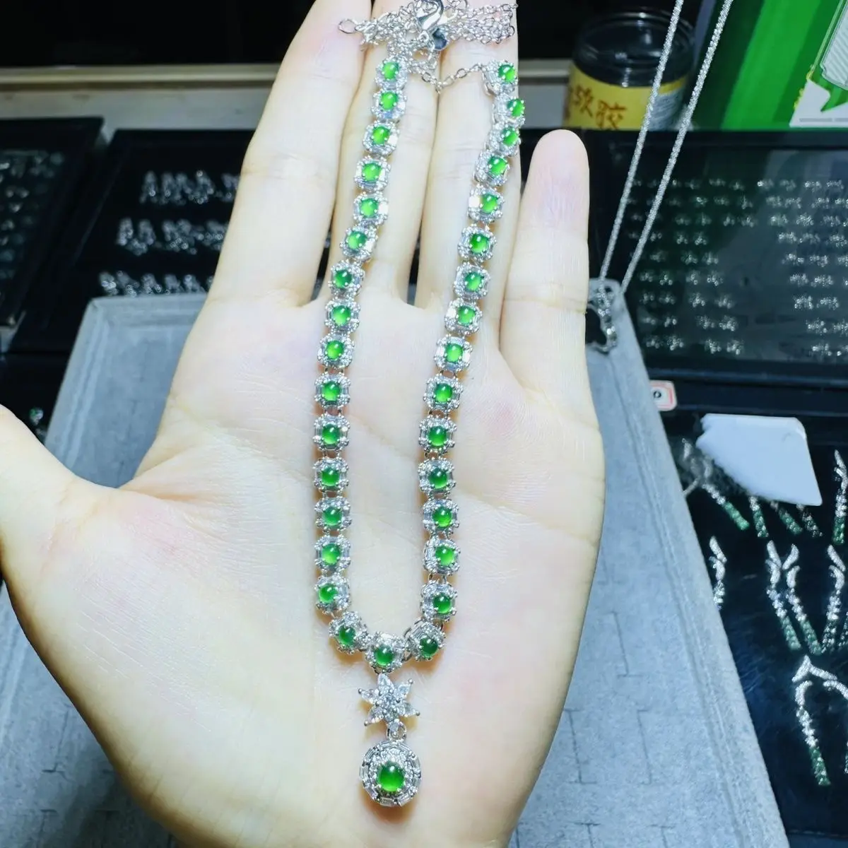 

Natural A jadeite ice green egg noodle necklace.