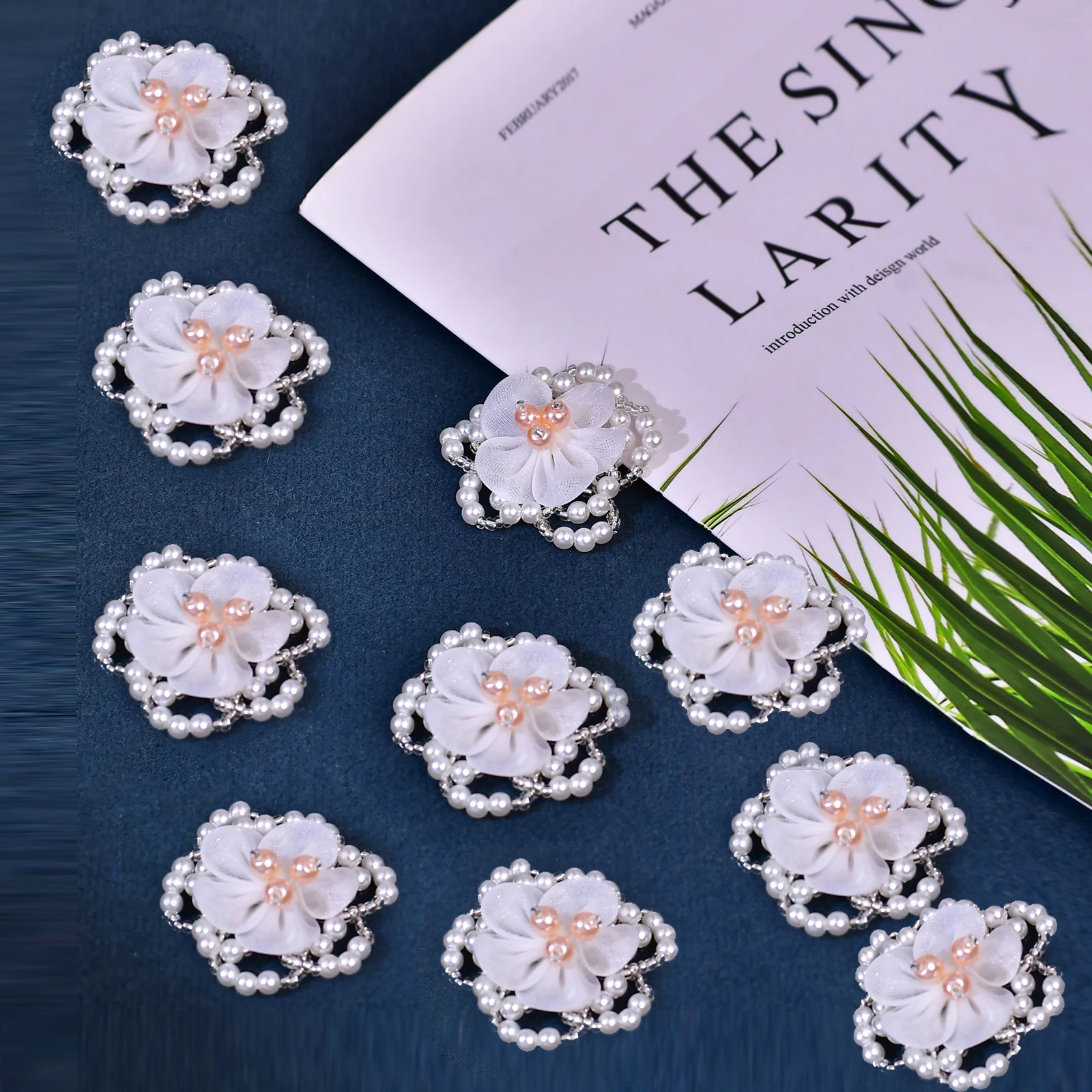 

10 шт. помпоны из органзы с сердцем из бисера, аксессуары для шитья своими руками для женщин, заколка для волос, одежда и ювелирные изделия, аппликация SP140