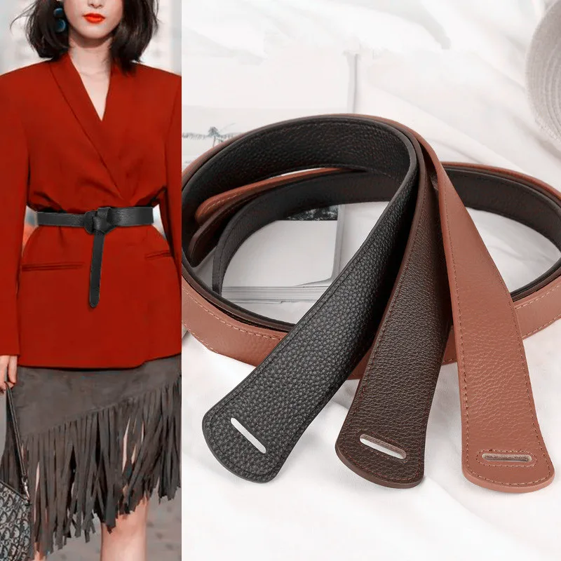 Neues Damen-Tro-Studentenkleid-Mantel-Modell in Weite Ausführung mit Taillenbetonendem Dekorativem Ledergürtel, Modischer Taillengürtel – Detail 1