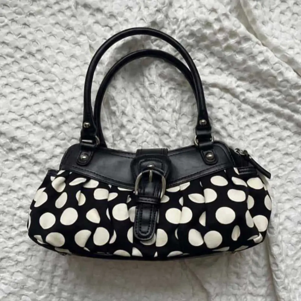 

Elegant Top-Handle PU Shoulder Bag Polka Dot Belt Buckle Design Y2k Handbag Pleated Cloud Mini Tote Handbag Shopping Outing