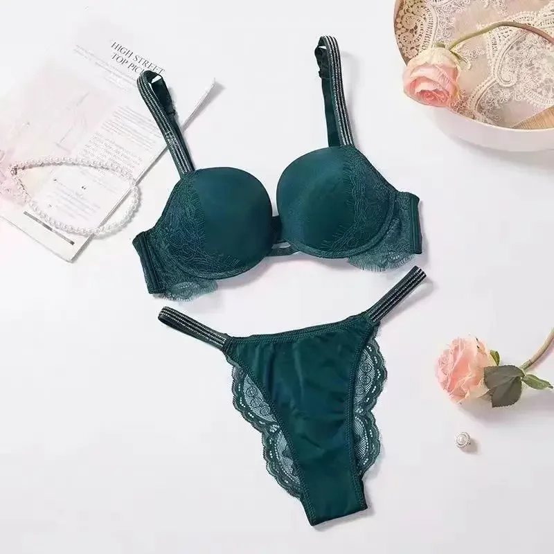 Sexy Lace Rhinestone Lingerie Delicate Underwear Set Underwire Bra with Push Up Padding Seamless Brassiere Panties Wholesale Set