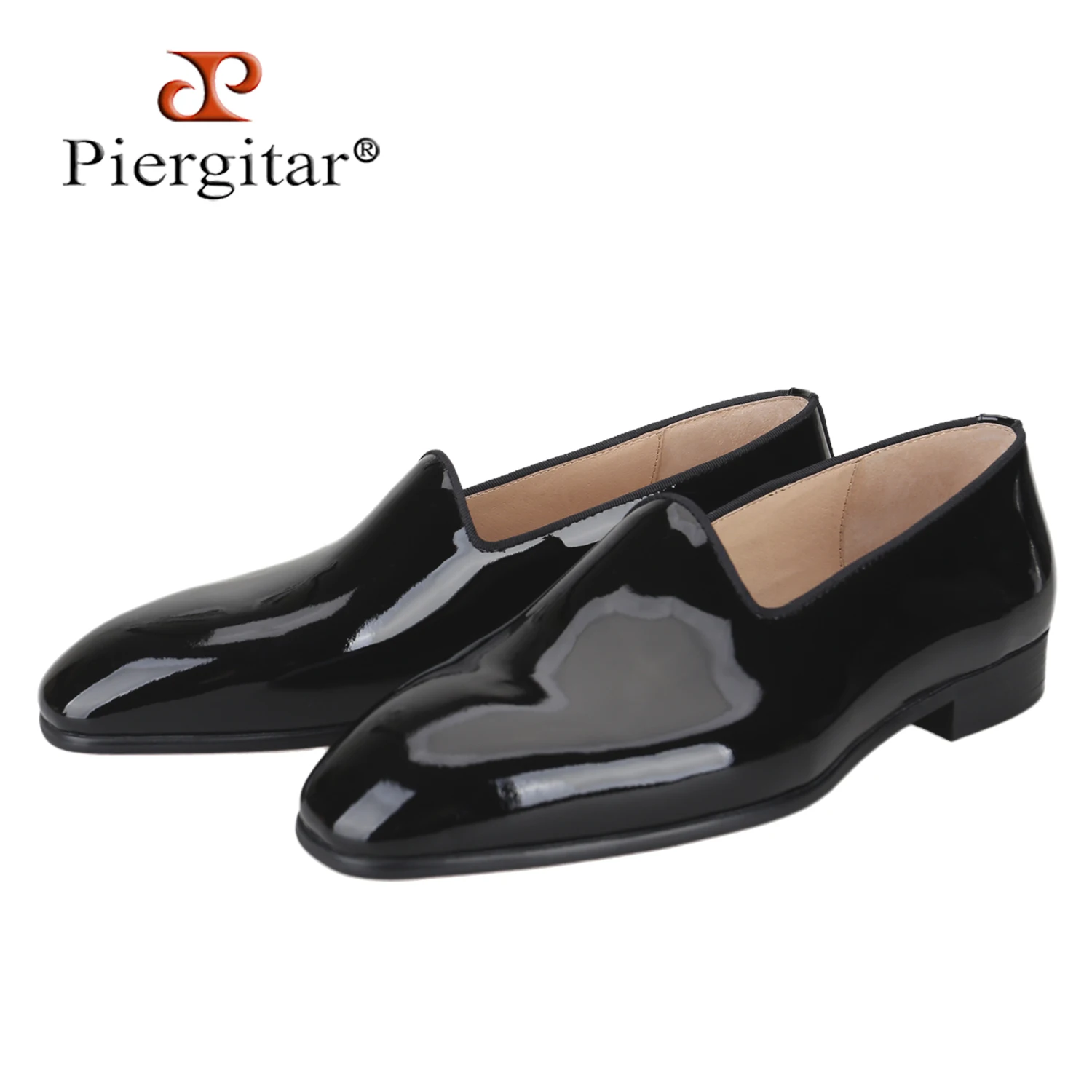 

Piergitar 2026 Black Shiny Patent Leather Slip-On Flat Loafers For Party And Wedding Wear Handmade Men's Dress Shoes Red Outsole