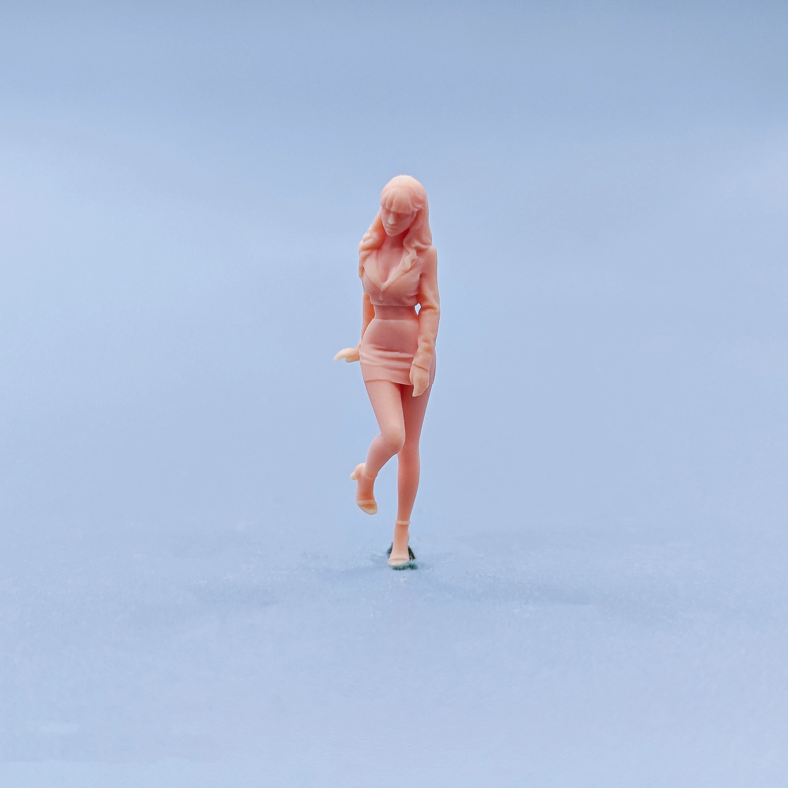 

1/64 1/43 Figurines Scale Model Resin Standing Posture Sales Girl Uncolored Miniatures Diorama Hand-painted C733